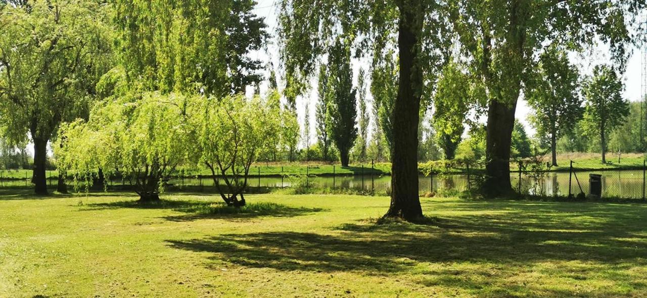 L'Oasis Des Dombes Hotel Ambérieux-en-Dombes Exterior foto