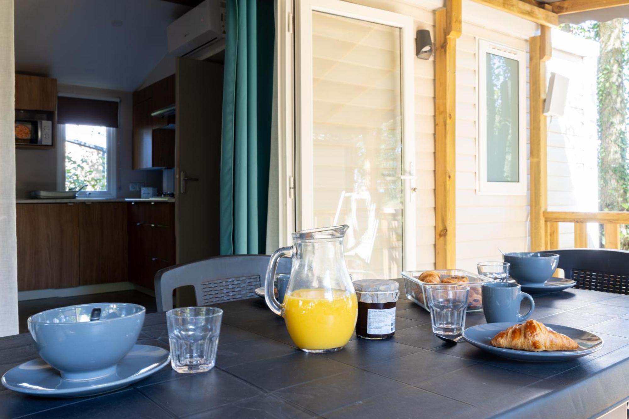 L'Oasis Des Dombes Hotel Ambérieux-en-Dombes Quarto foto